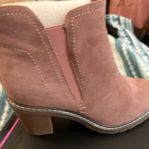 New Corkys Women's Mauve Ankle Booties